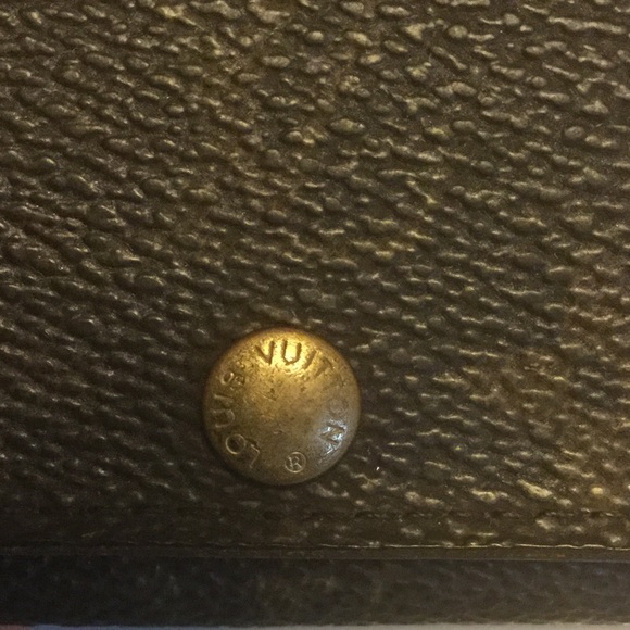 Auth Louis Vuitton Monogram Keyholder - Picture 6 of 8